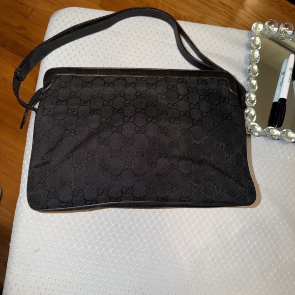 Vintage Gucci Sherry Shoulder Bag with Red and Green Stripe adjustable strap. - Picture 7 of 12